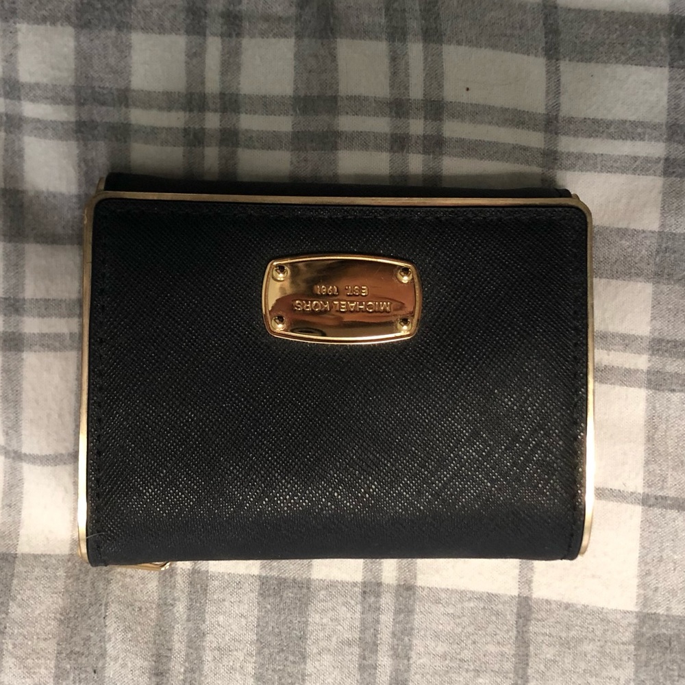 BNWOT Michael Kors wallet